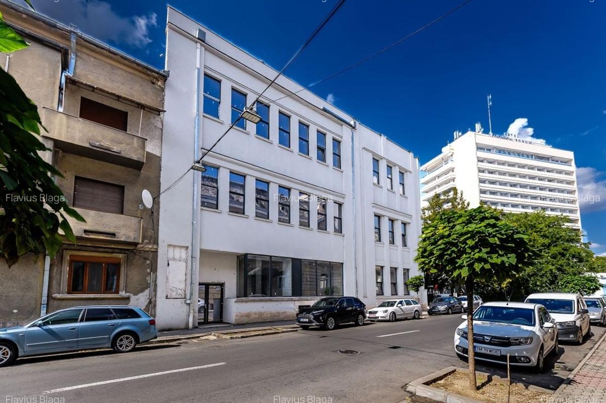 Clădire ultracentrală de vânzare Bulevardul Decebal Comision 0 - 6