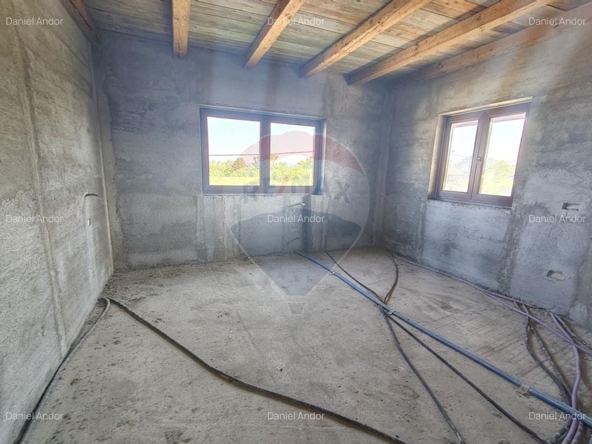 DE VANZARE - Casa cu etaj, Tamaia, Maramures - aproape de Somes - 13