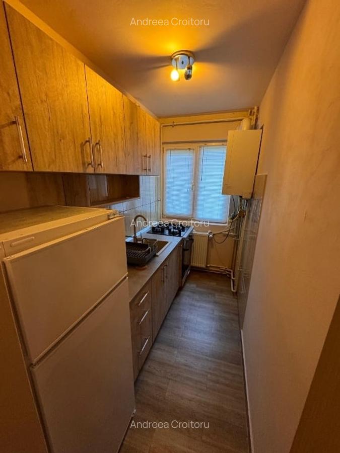 Prima chirie: apartament cu 3 camere decomandat - 4