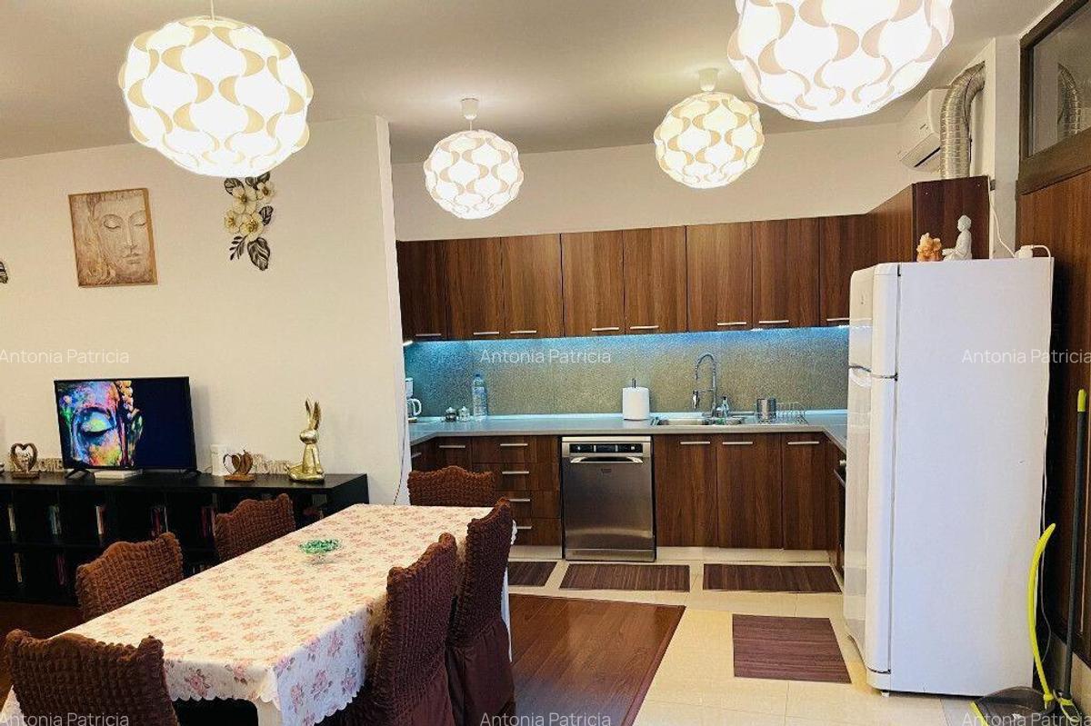 Casa langa Statia de Metrou Aparatorii Patriei - 136mp +c... - 12