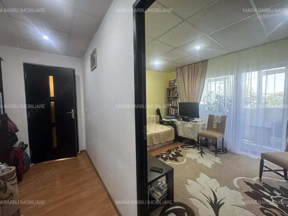 3 cam, 72 mp, 2 bai, 2 balcoane, etaj 4 cu acoperis, str. Arcului - 2
