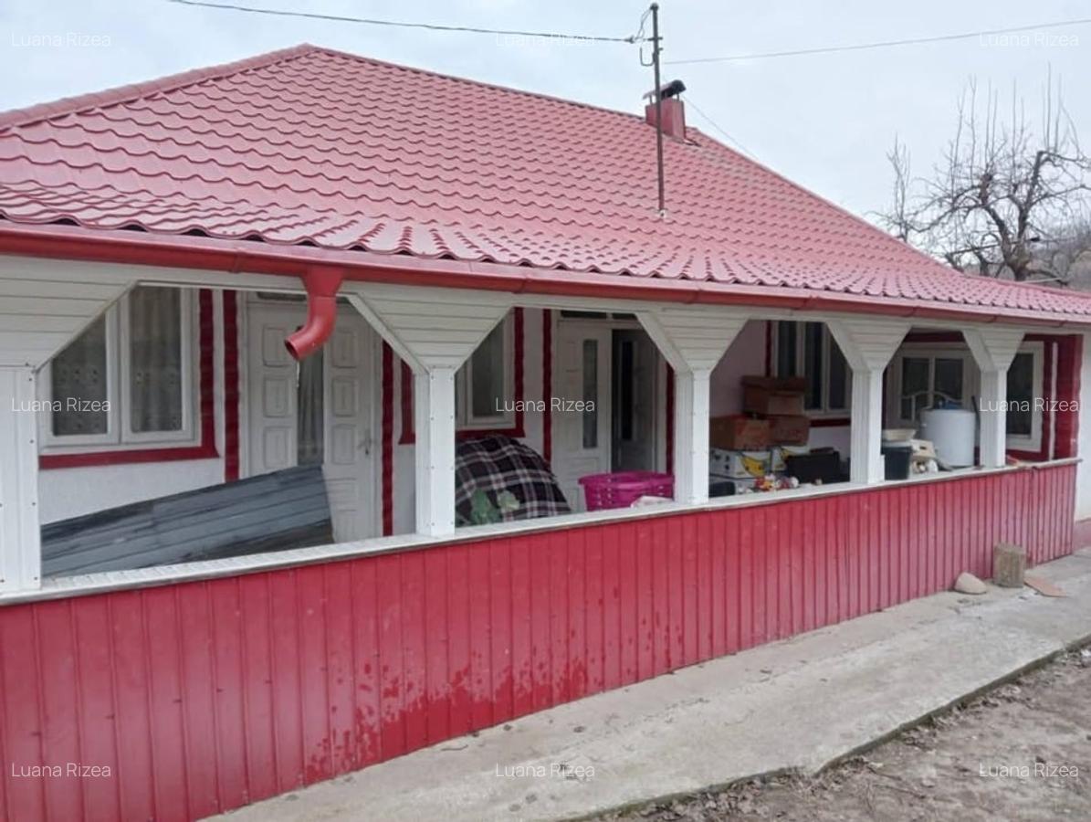 Casă la țară cu anexă și beci - 3