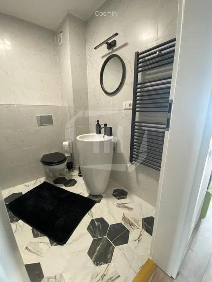 Apartament cu 3 camere semidecomandat în Central - 7