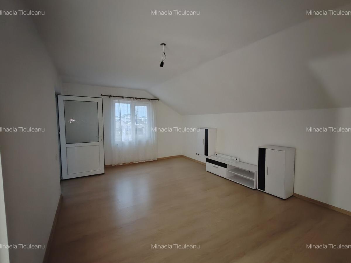 Casă cu 4 camere în Central - 6