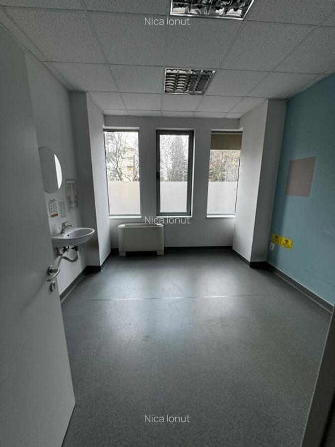 Spatiu comercial pe 2 nivele 700mp cu 20 incaperi si 10 bai pretabil clinica - 9