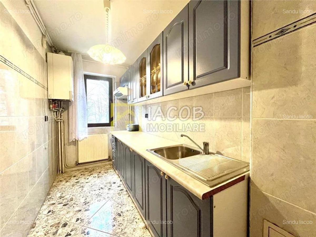 Apartament 3 camere decomandate, etaj 1, str. Narciselor 15, Bacau - 20