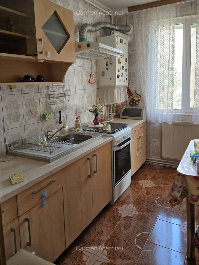 Apartament cu 3 camere circular în Astra - 4