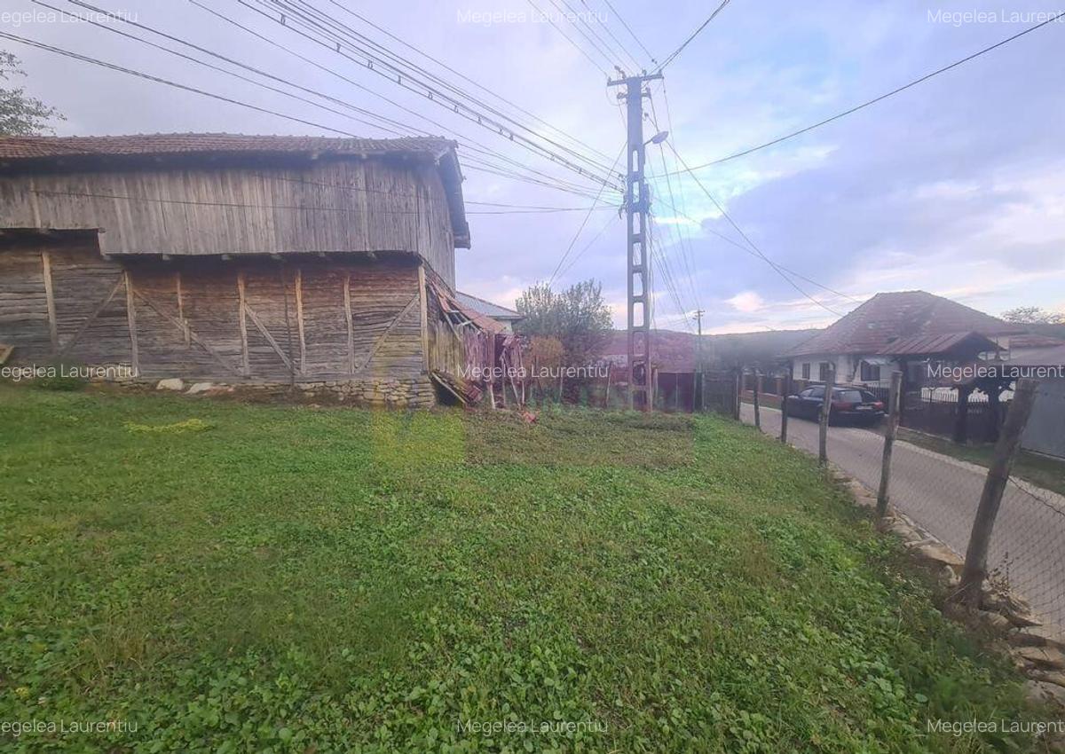 Casa batraneasca cu teren (4.910 mp) la Alunis - 9