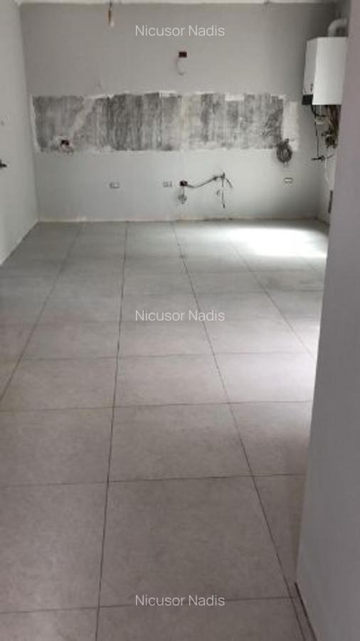 Teren de vânzare cu casă construită - 1