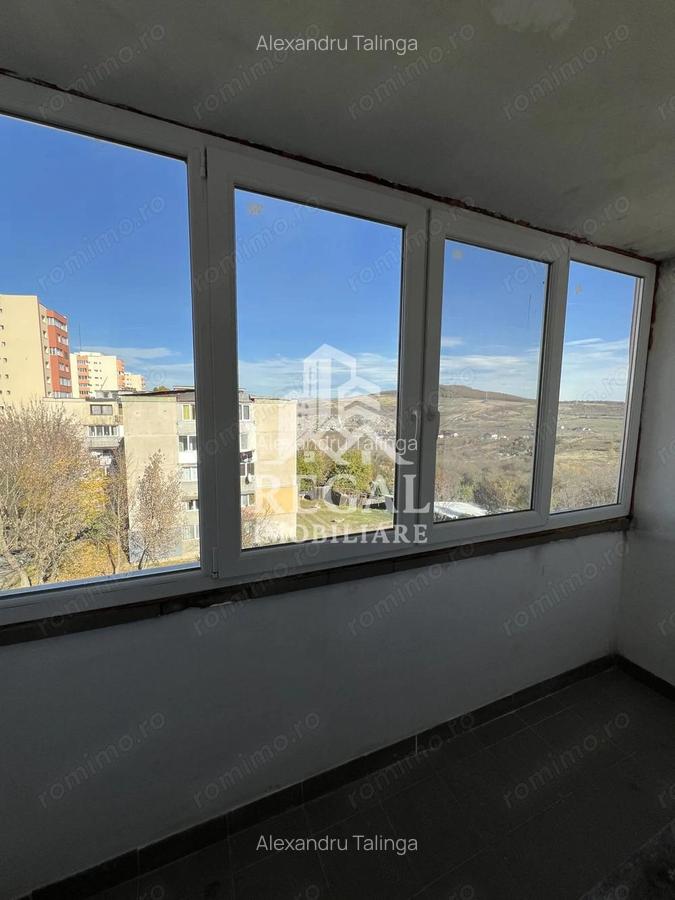 Apartament 3 camere de vanzare Micro 7 - 2