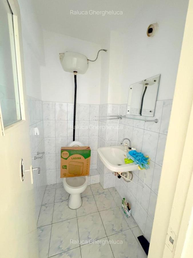 Apartament cu 3 camere, 2 balcoane, 2 bai, boxa subsol -90 mp- Central - 9 Apartament cu 3 camere, 2 balcoane, 2 bai, boxa subsol -90 mp- Central - 9