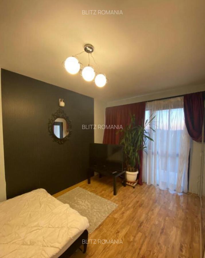 Apartament de vanzare, cu 3 camere, 120 mp, zona Marul de Au - 2