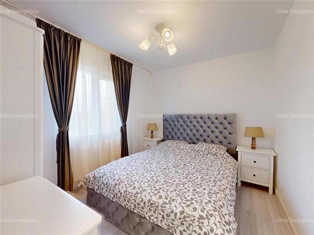 Apartament cu 3 camere semidecomandat în Centrul Civic - 3