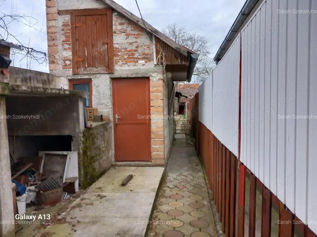BRASADAS vinde casa 2 cam cu etaj 6 ari zona Bercu Rosu. - 9