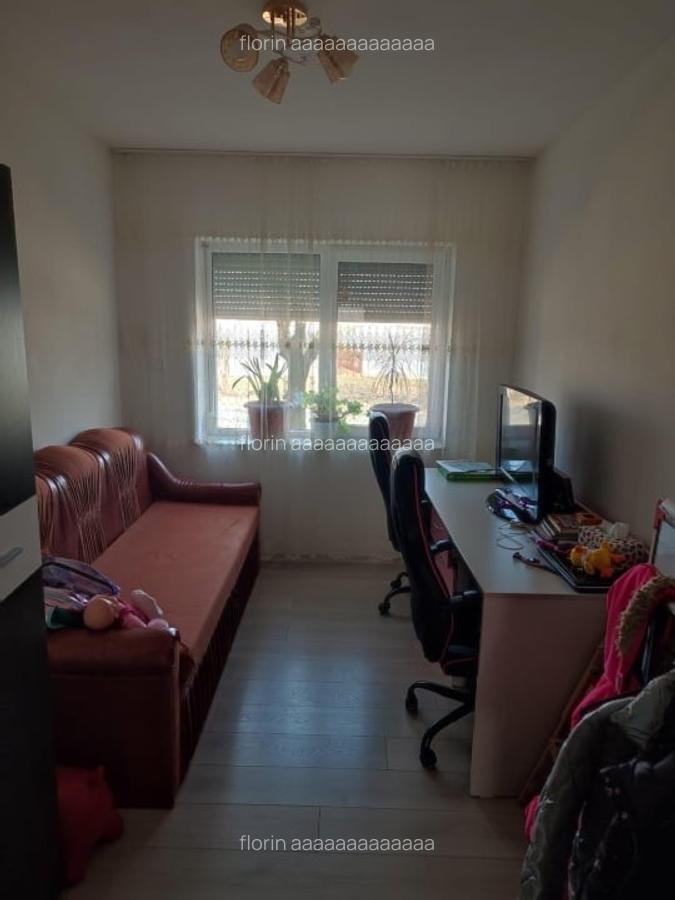 Casă de vânzare 2200 mp2 - 8