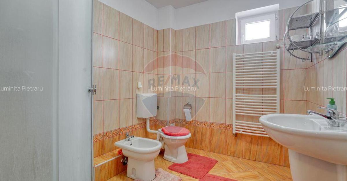 Casa / Vila cu 9 camere de vanzare in zona Valea Rasn... - 13