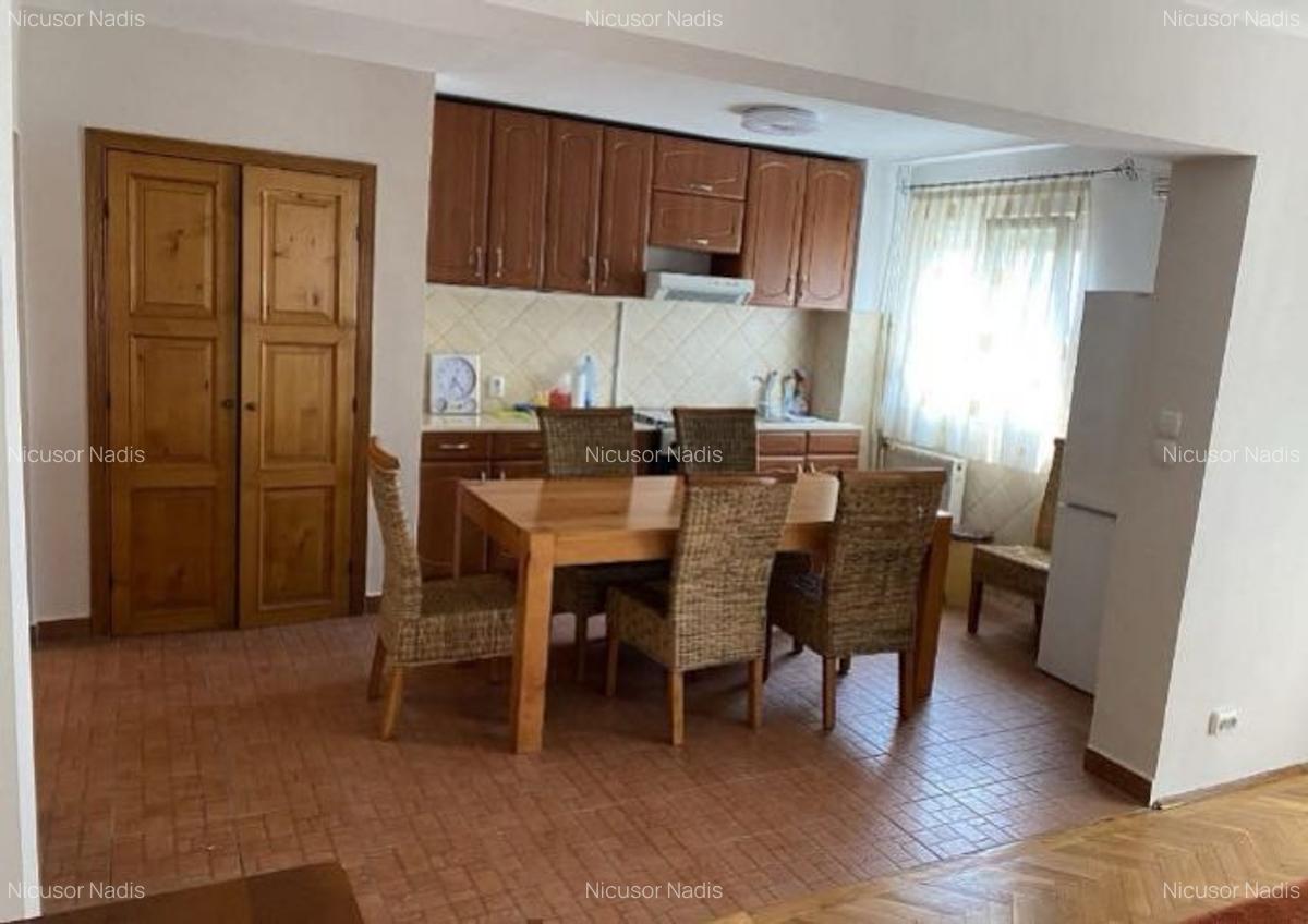 Apartament de vânzare - 2