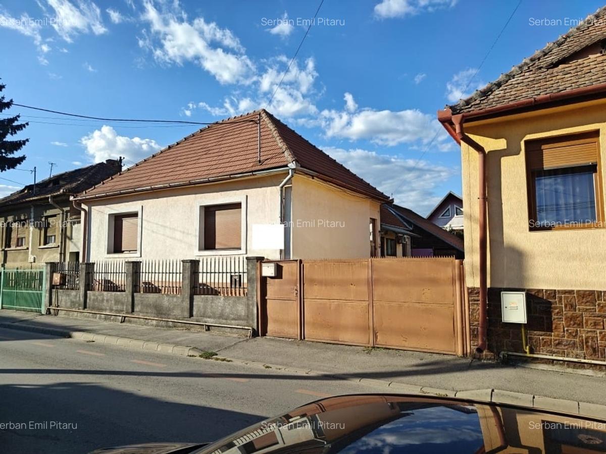 Casă solidă cu pivniță și pod, recent renovată, Str. Macaralei – Sibiu - 1