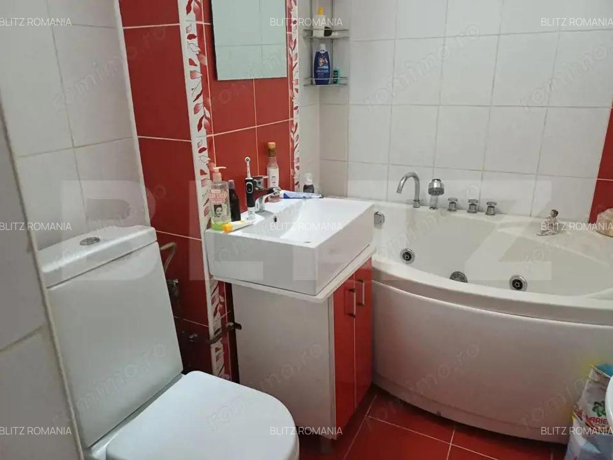 Apartament de vanzare, cu 3 camere, 70 mp, zona Revolutiei - 7