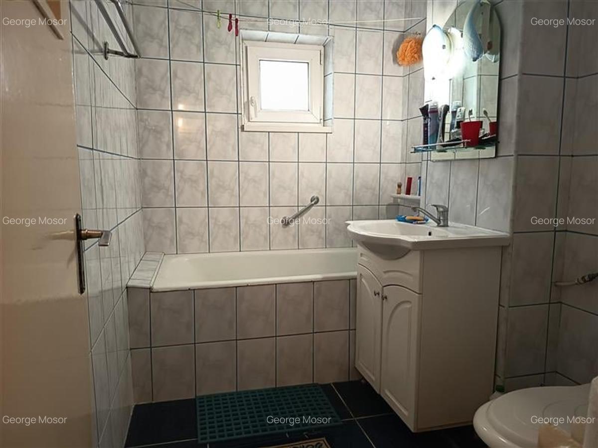 Apartament decomandat,zona de interes, potential ridicat,Calea Bucuresti,Astra,B - 13