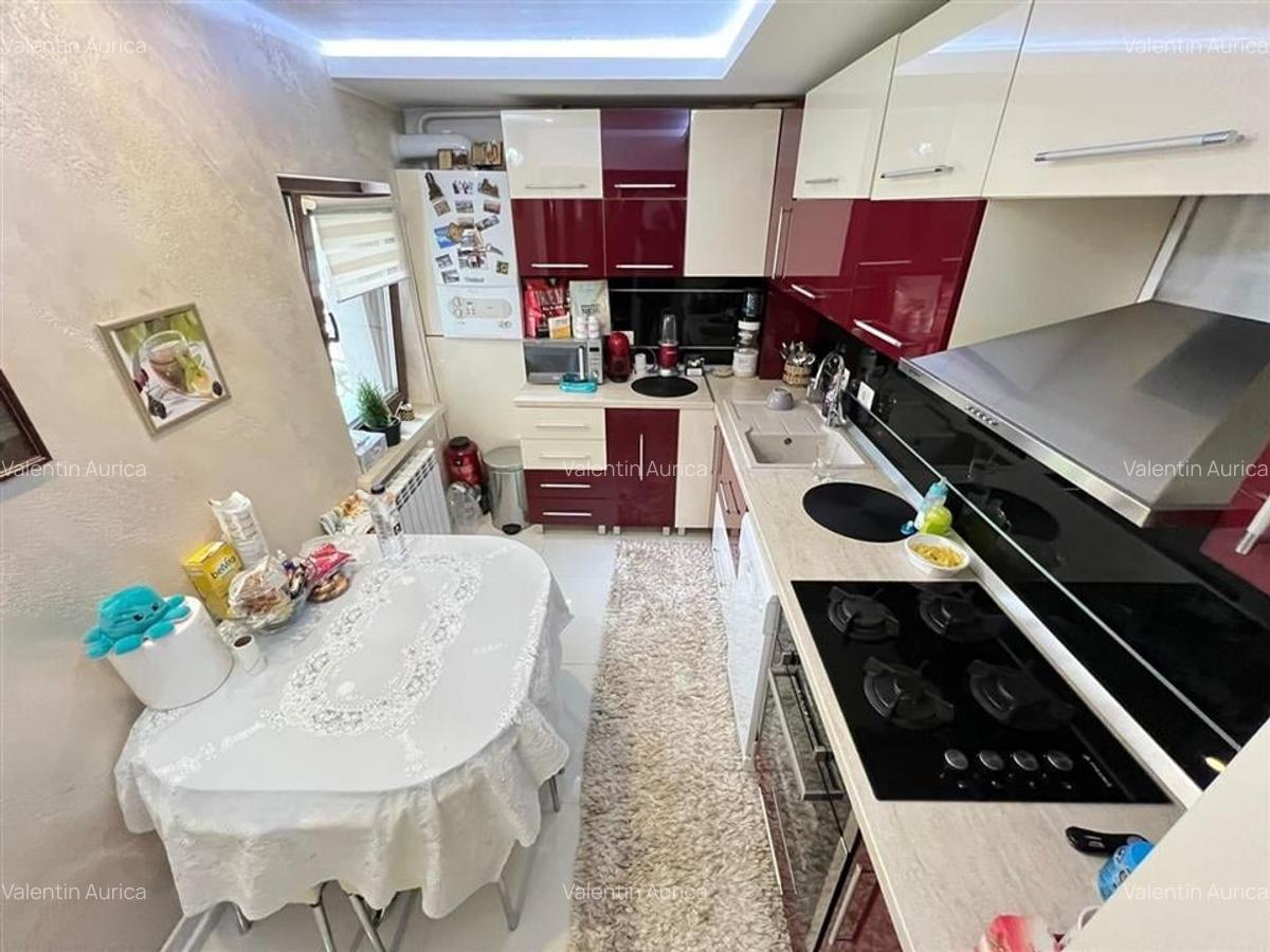 Apartament 3 camere, etaj 2, zona Centrala - Piata - Independentei - 5