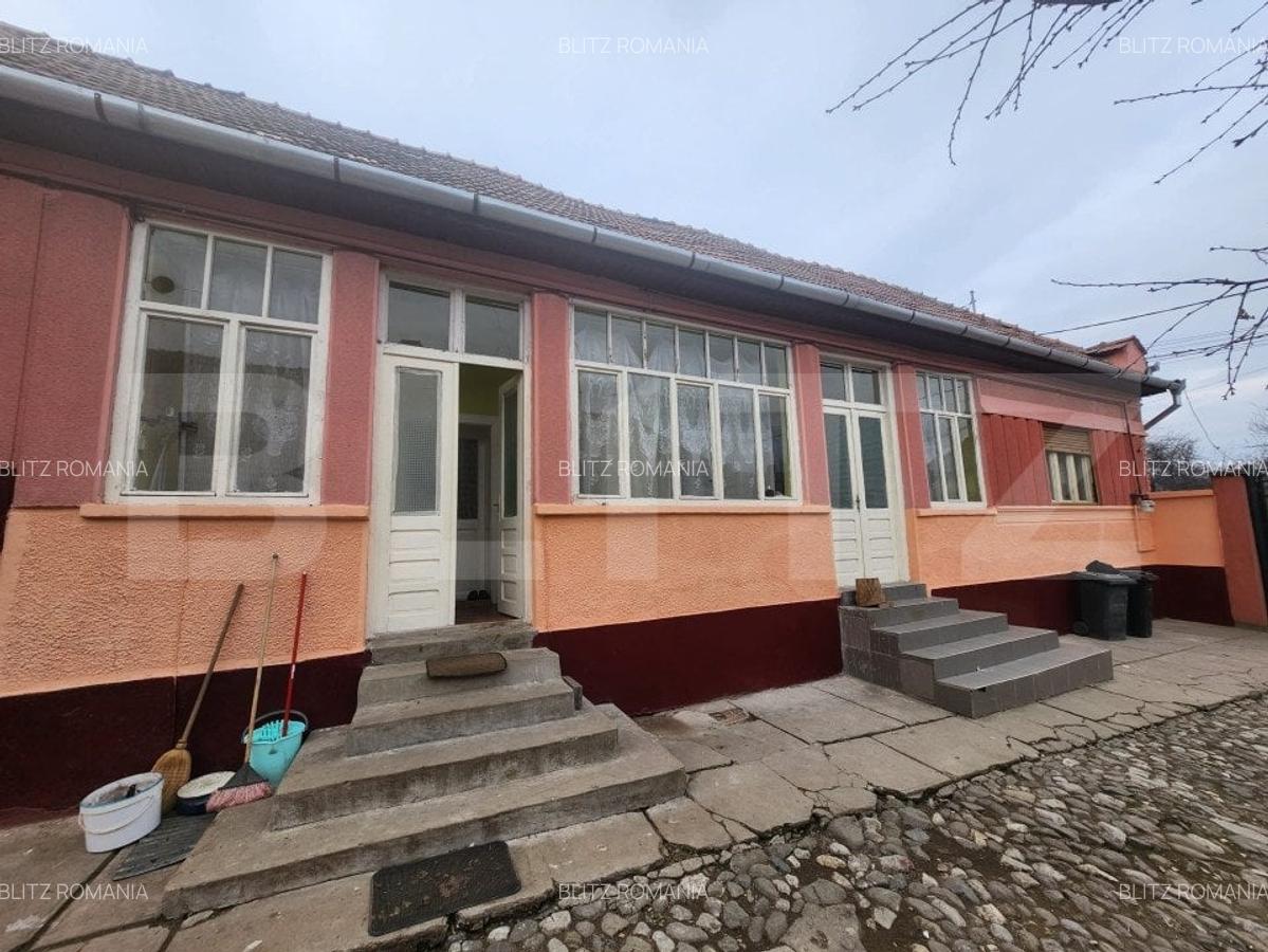 Casa individuala,cu 3 camere, 1100 mp teren,Ighiu - 1