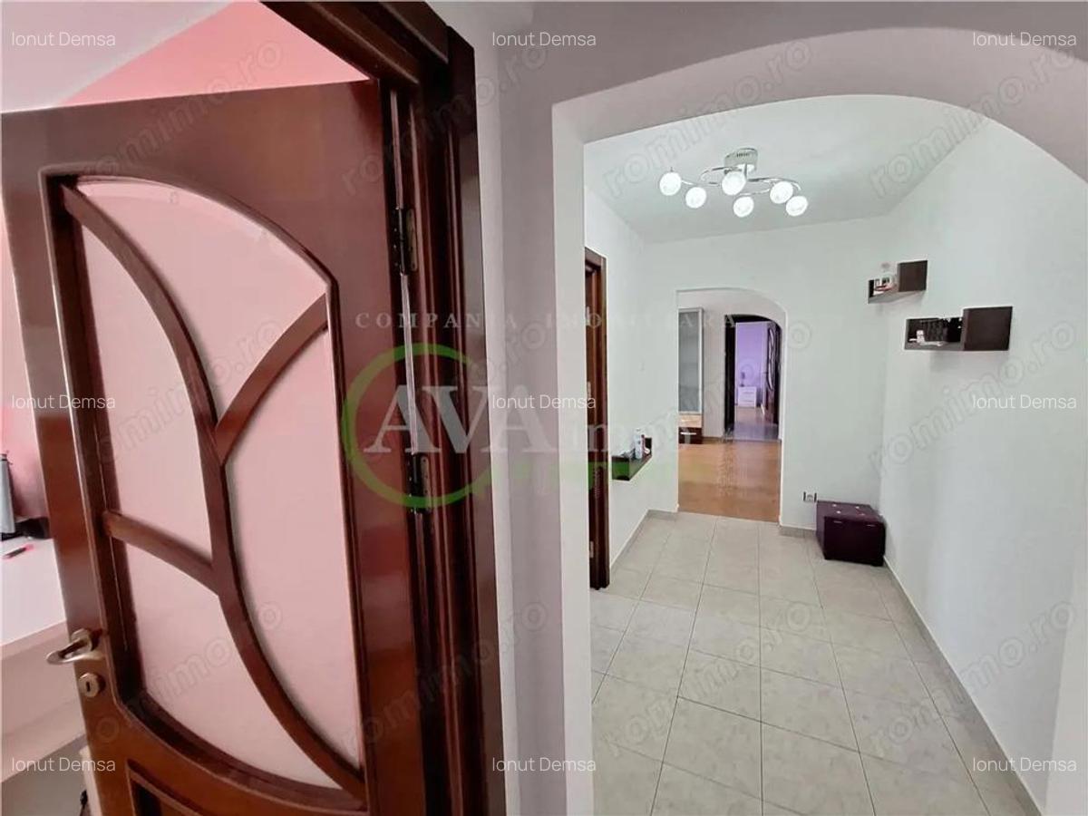 Apartament 3 camere semidecomandat, renovat si semi-mobilat, zona Cora-Bacau - 3