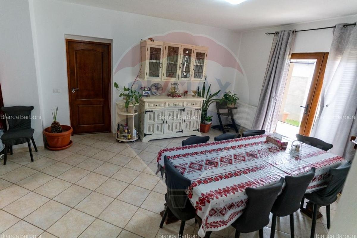 Vila/Pensiune de vanzare Bacia,jud.Hunedoara - 10