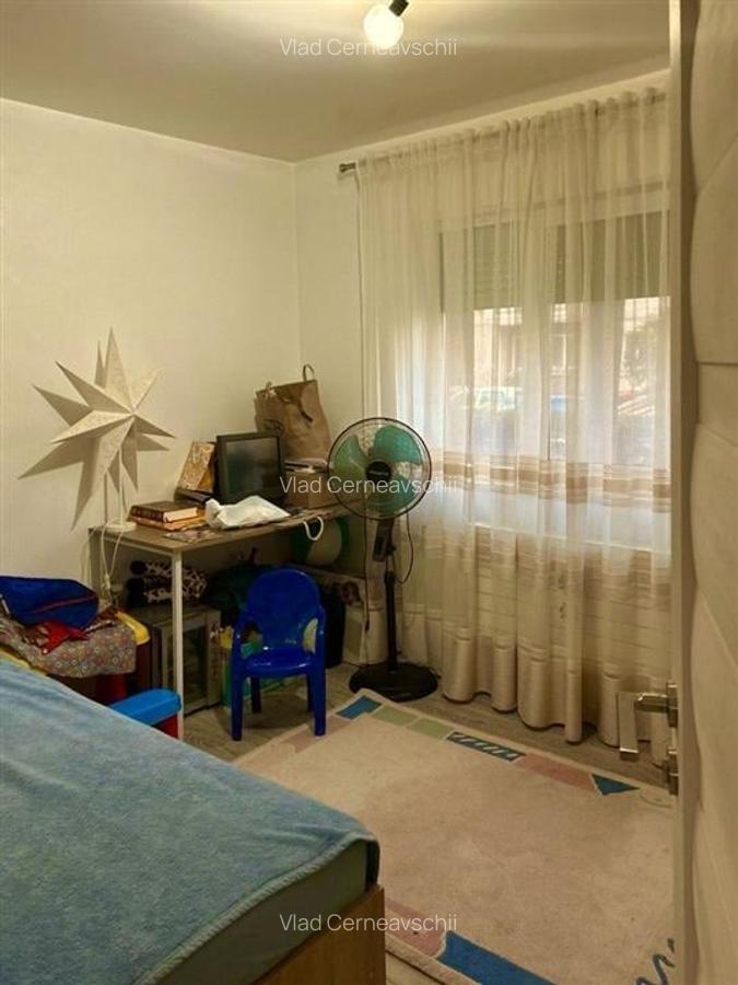 Apartament 3 camere. Arad, zona Aurel Vlaicu, Aleea Neptun - 4 Apartament 3 camere. Arad, zona Aurel Vlaicu, Aleea Neptun - 4