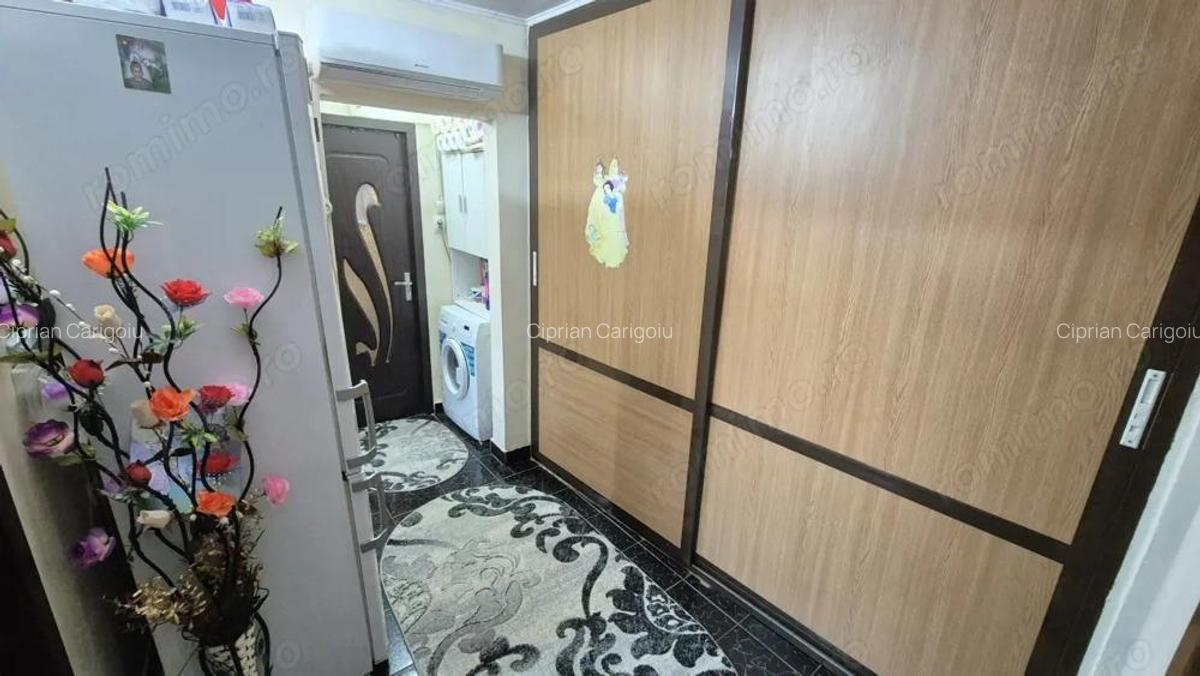 Vanzare apartament 2 camere decomandat - 52 mp - strada 23 August - 10