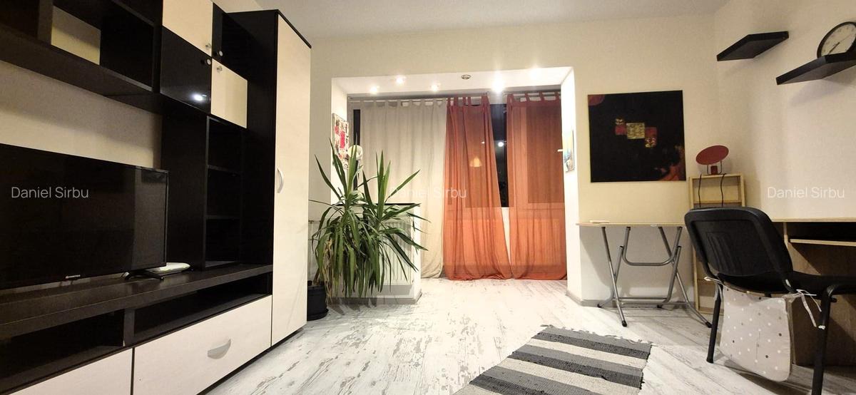 Vanzare garsoniera zona Costin Georgian, etaj 6, langa metrou - 2