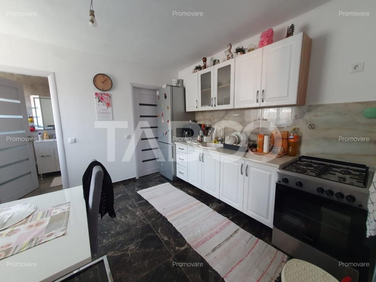Casa 90 mpu 2 camere bucatarie baie debara zona Campului - 7