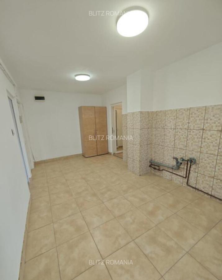 Apartament spa?ios,de vanzare, 3 camere, 98 mp, zona Petru - 6