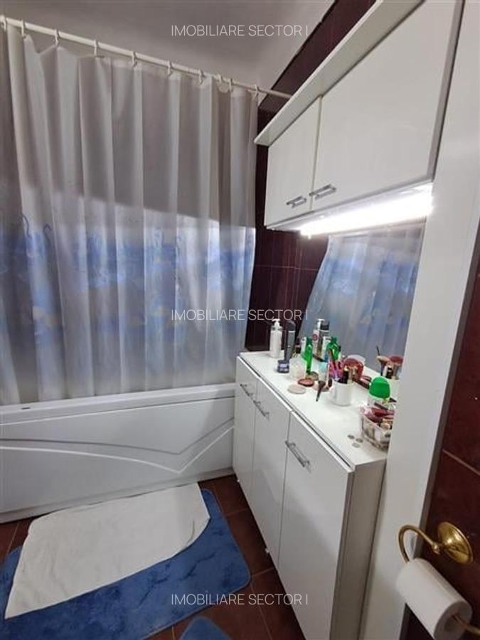 Apartament cu 4 camere decomandat în P-ța Victoriei - 5