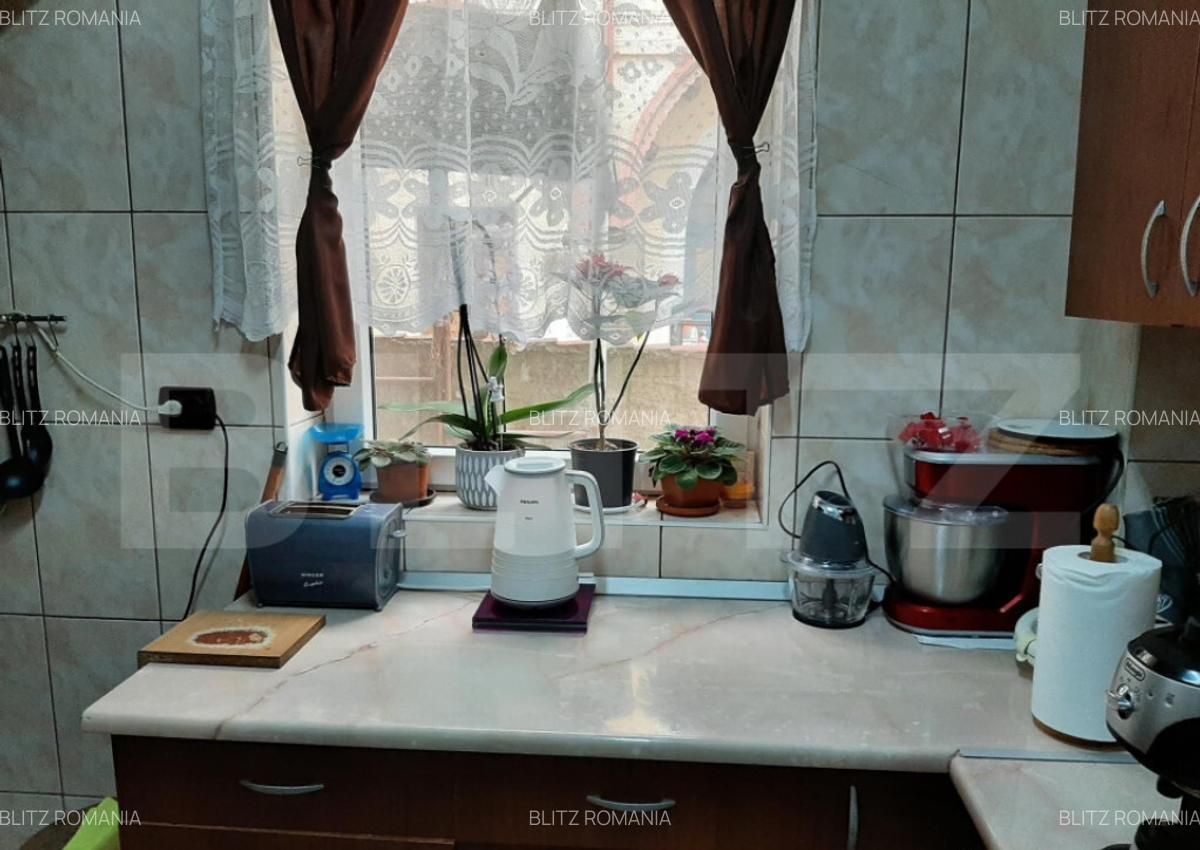 Casa de vanzare, cu 10 camere, suprafata utila 310 mp, zona - 7