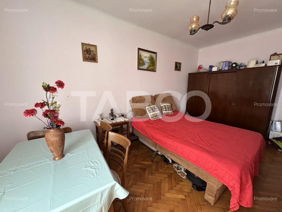 Apartament 2 camere 47 mpu decomandat 2 boxe la subsol garaj etaj 2 - 4