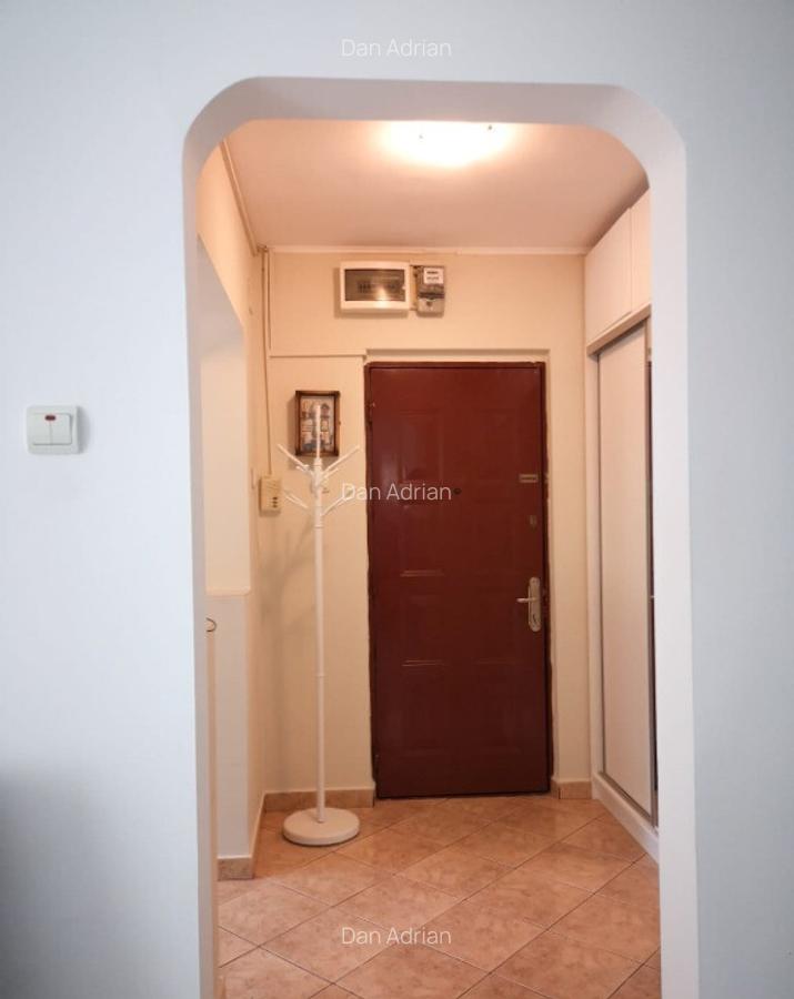 Apartament 2 Camere Renovat | Etaj 1 | Metrou Trapezului la 1 minut - 13