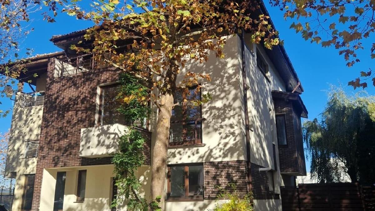 Vilă --- P+1E+M, 210 mp Utili + 370 mp Teren --- Complex Rezidențial Nort - 1