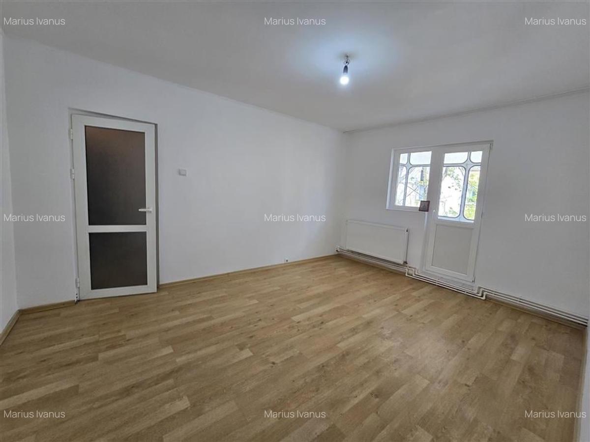 Etaj 2  - Alexandru Parcul Voievozilor , 2 camere , liber - 9