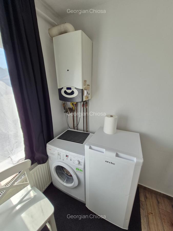 2 Cam-Aradului-3 Min Iulius Town--Mobilat-Centrala-Balcon--Aer conditionat-54 MP - 14