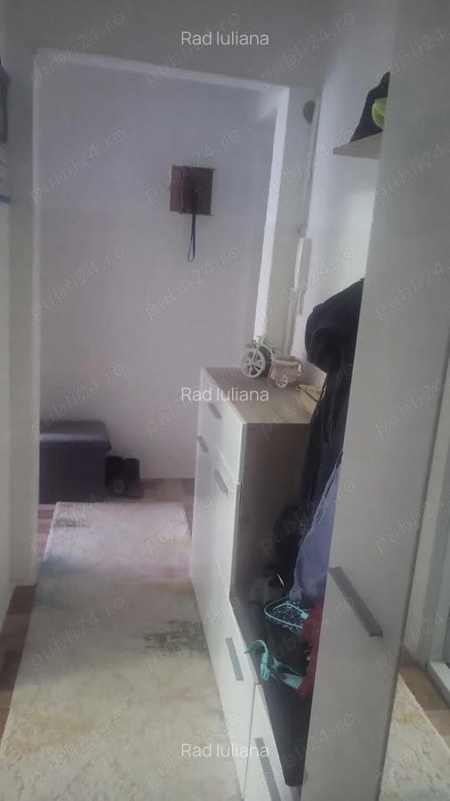 Apartament 3 camere, semidecomandat - 1