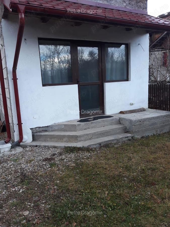 Casa cu teren si livada de vanzare - 4 Casa cu teren si livada de vanzare - 4