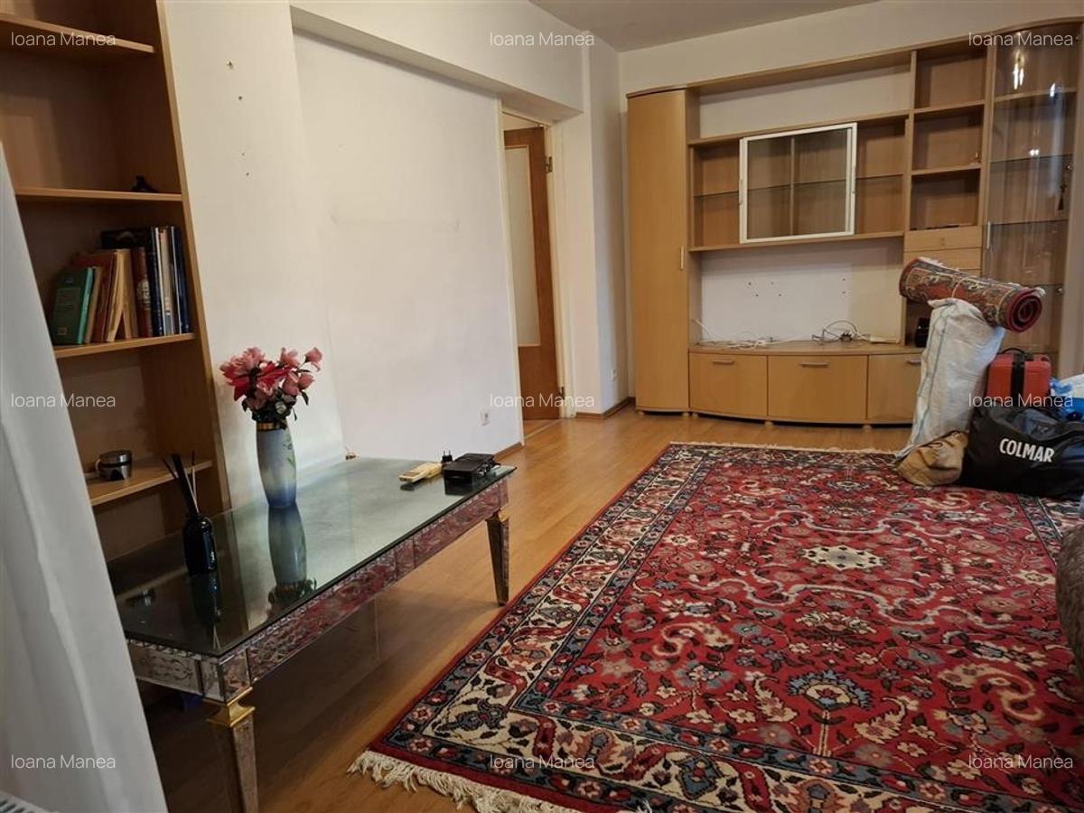 Vanzare apartament 2 camere | Iulia Hasdeu | et 3 | renovat | 55 mp utili | Bloc - 11