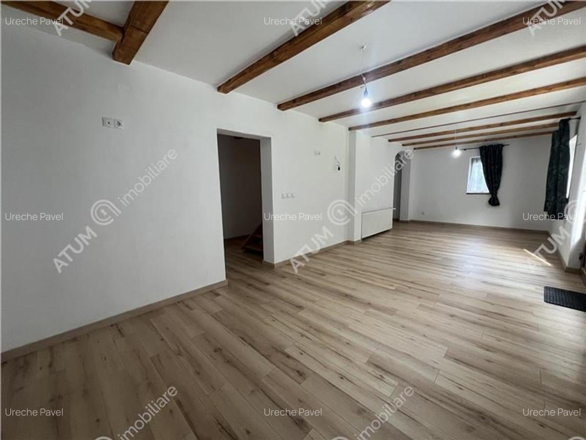 Cabana cu 7 camere 7 bai si teren 1000 mp in Avrig zona Mlaci - 13