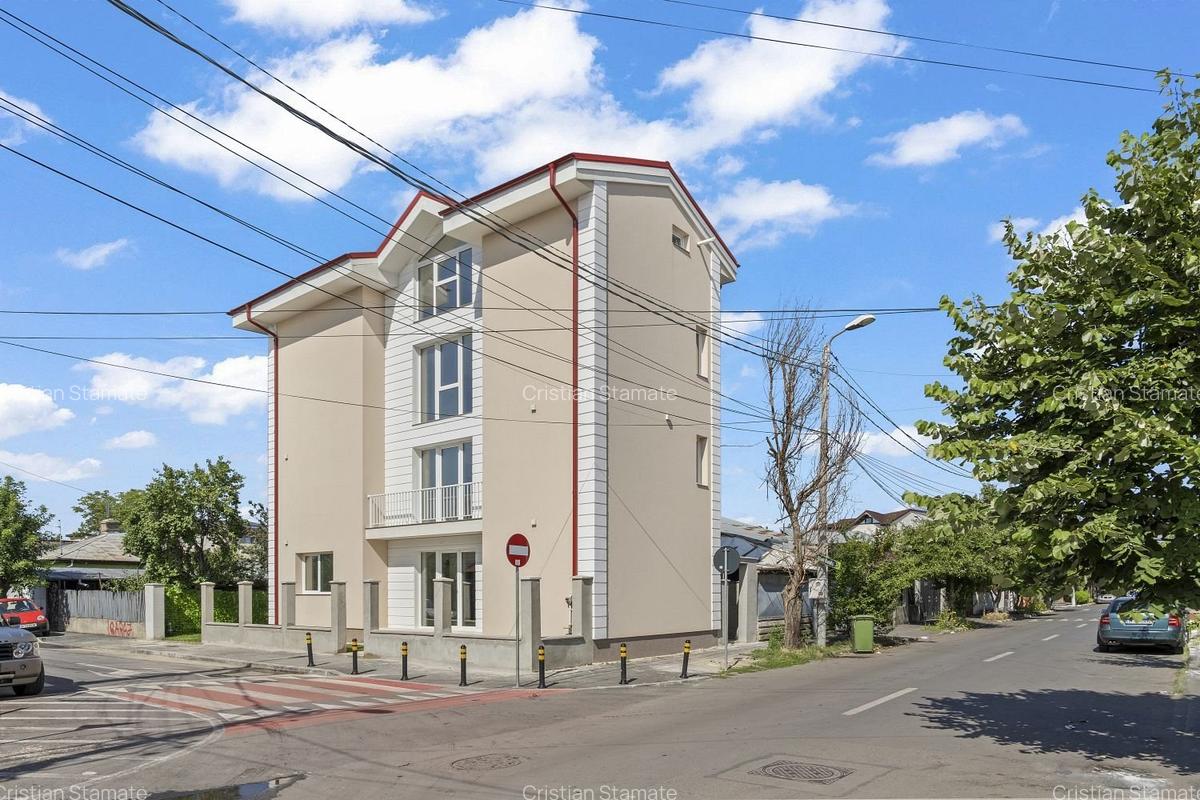 Vila sector 1 - 300mp - P+2+M - 11 camere - Chitila - 1