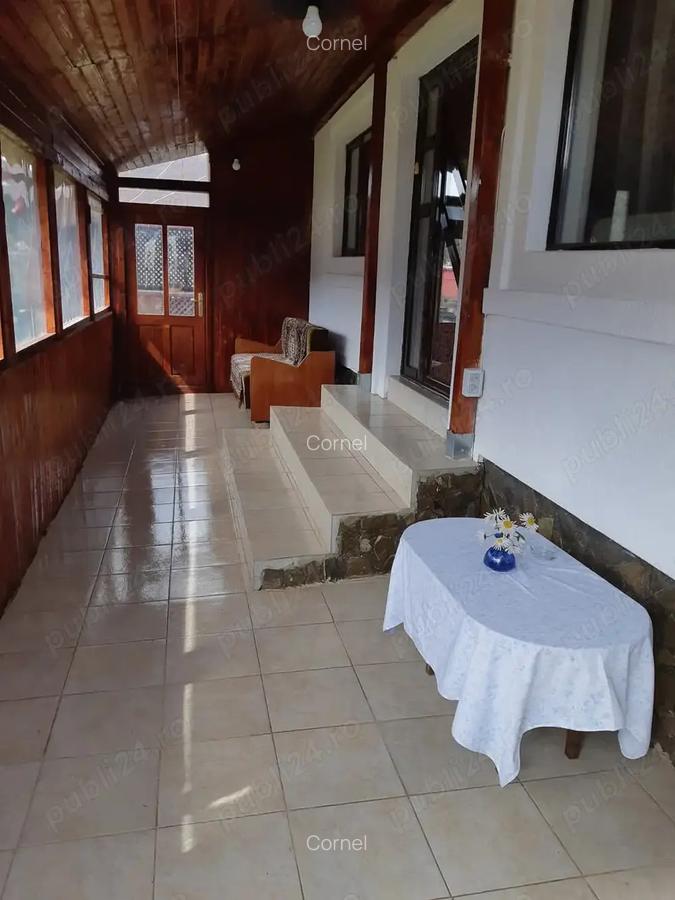 Casa de vanzare 6 camere - 2