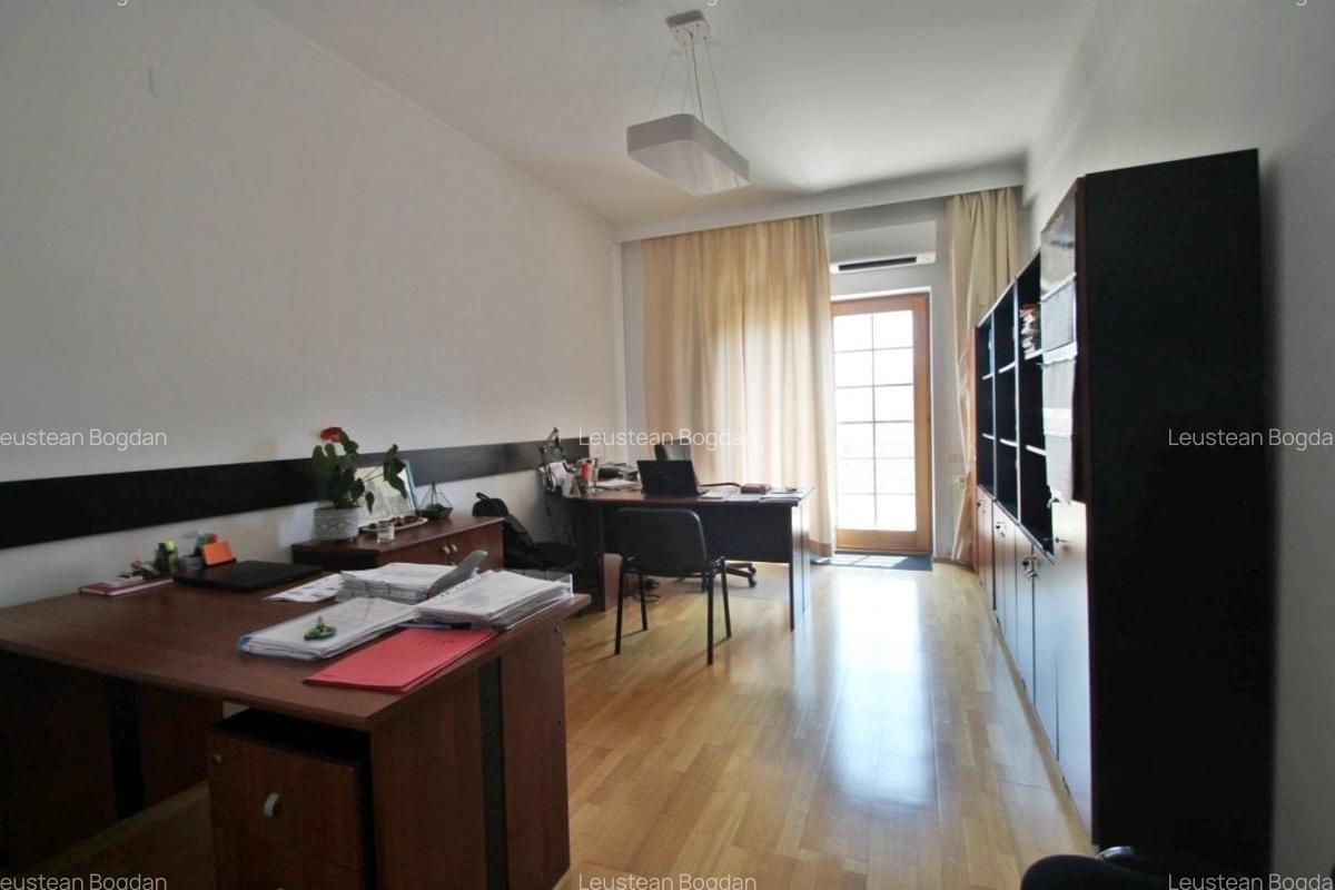 Casă cu 8 camere în Tomis II - 11