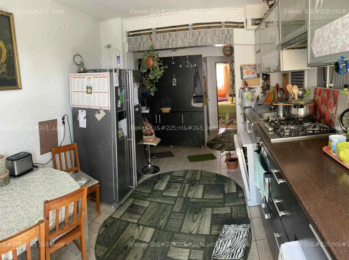 Apartament de vanzare 3camere - 9