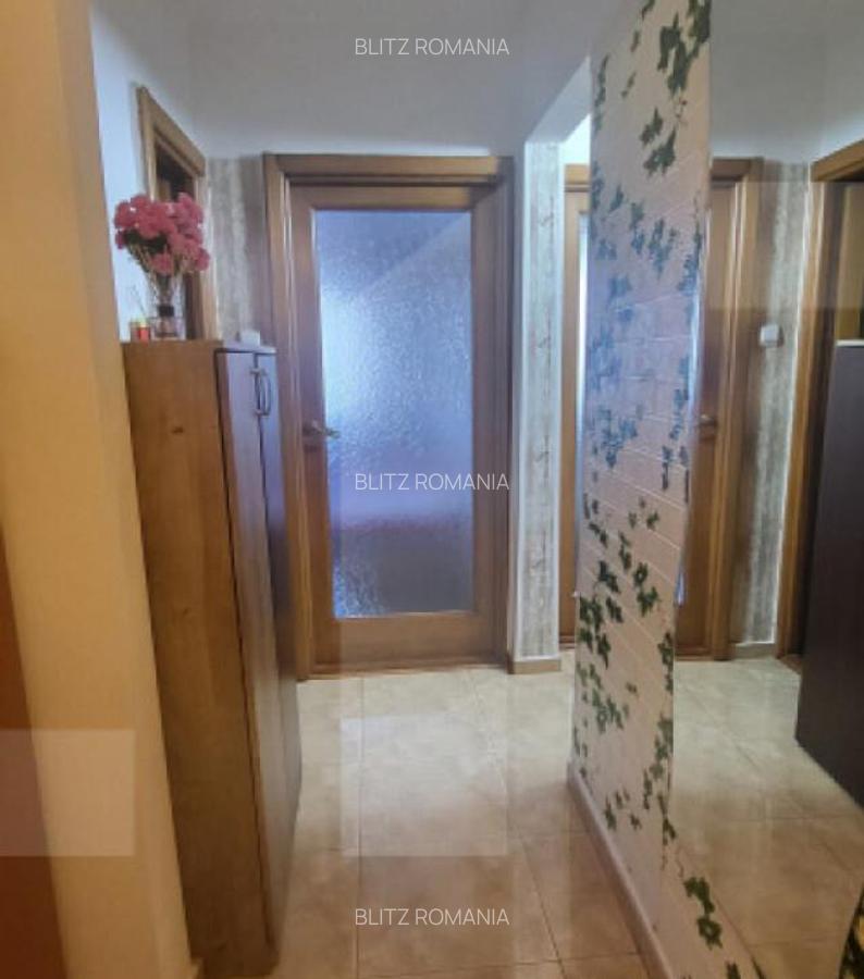 Apartament cu 3 camere in zona Soarelui - 13