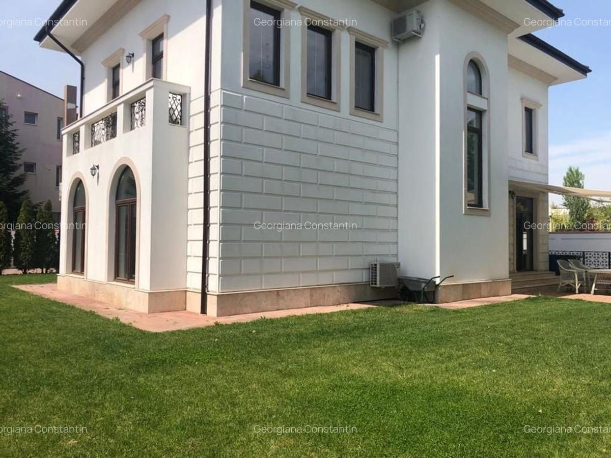 Vila amplasata stradal, individuala, spatii generoase si finisaje premium - 2